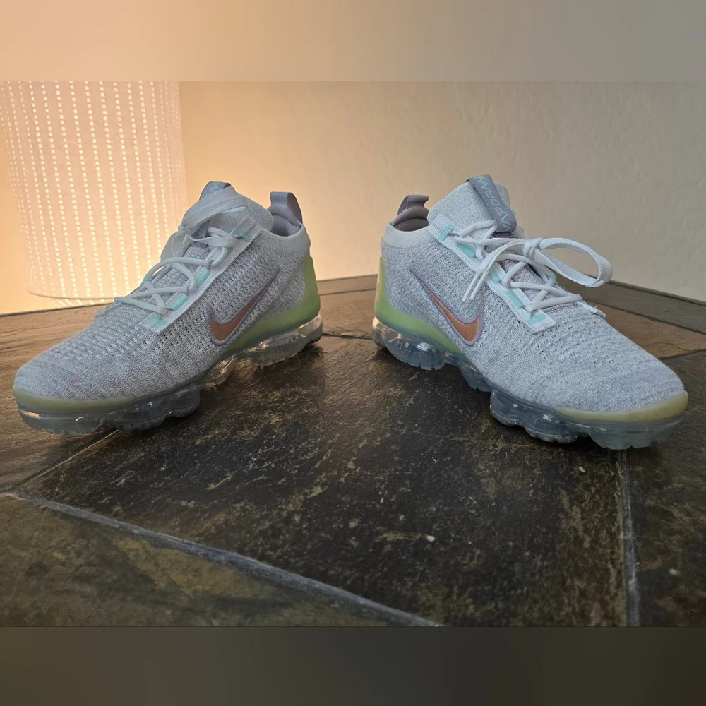 NIKE AIR VAPORMAX FLYKNIT 2021 ☆ Platinum Mint ☆ Size 7 Youth or 8.5 US Womens - Picture 2 of 9